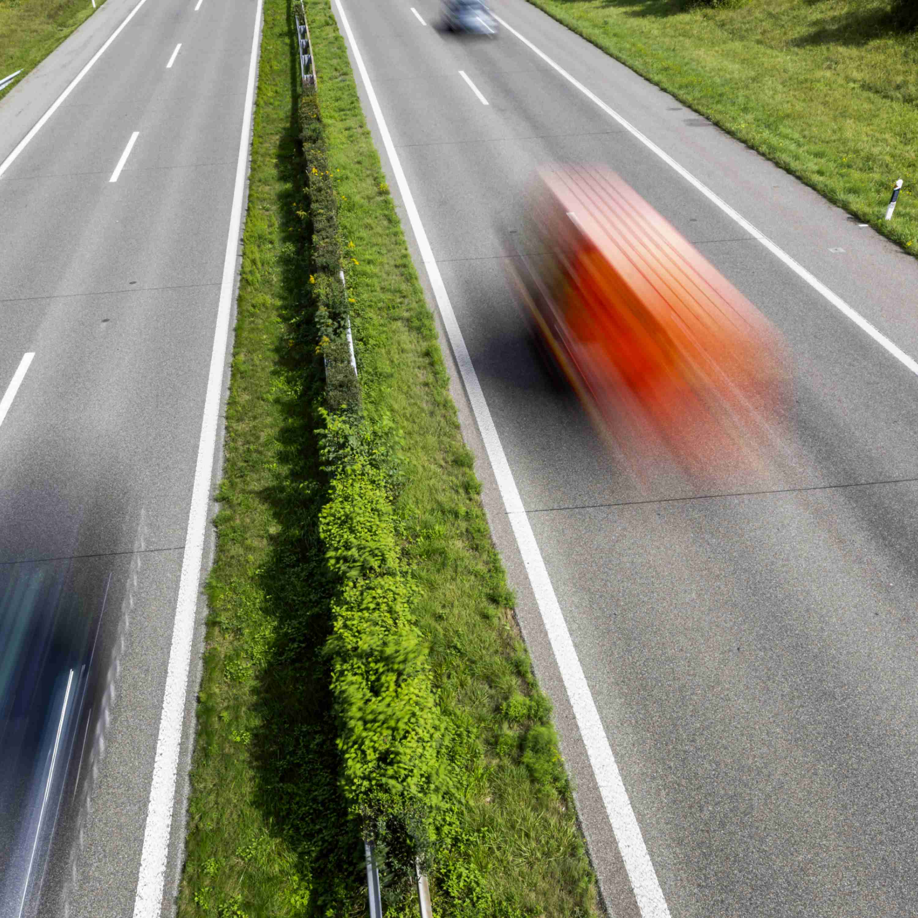 Des autoroutes plus larges: le comité du oui lance sa campagne episode artwork