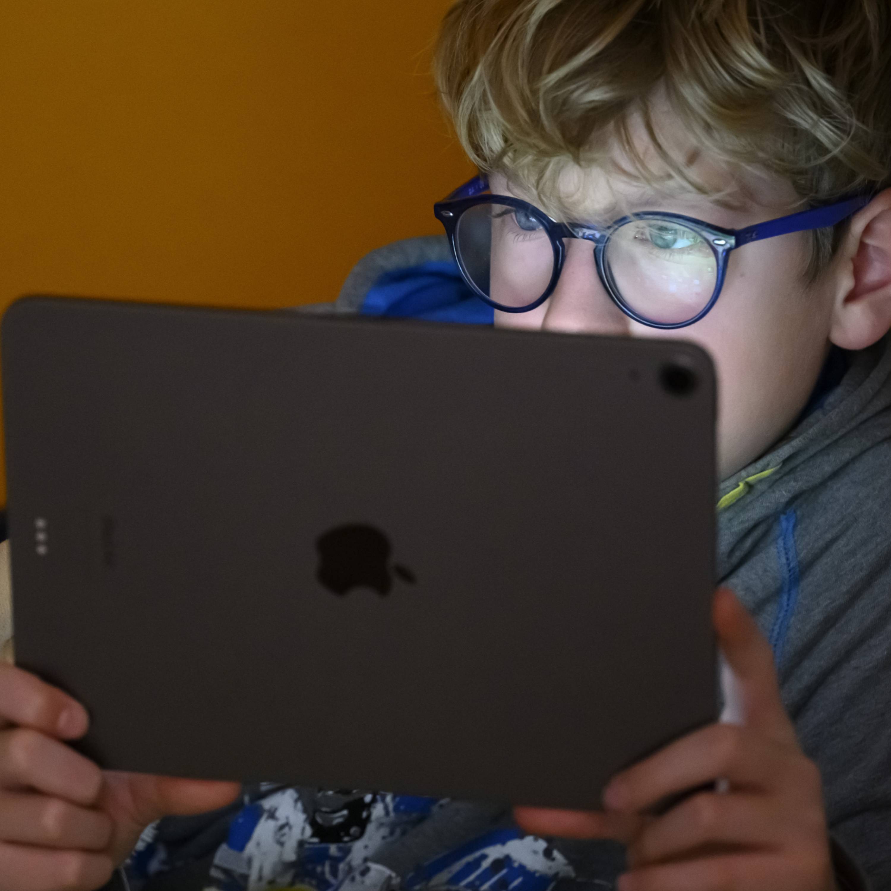 La Romandie veut interdire les réseaux sociaux aux enfants episode artwork